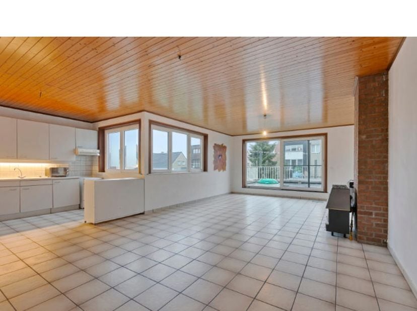 Ruime duplex van ±150 m² met 4 slaapkamers – warmtepomp met verwarming en airco – tal van mogelijkheden<br />
<br />
Op zoek naar een ruime en energie