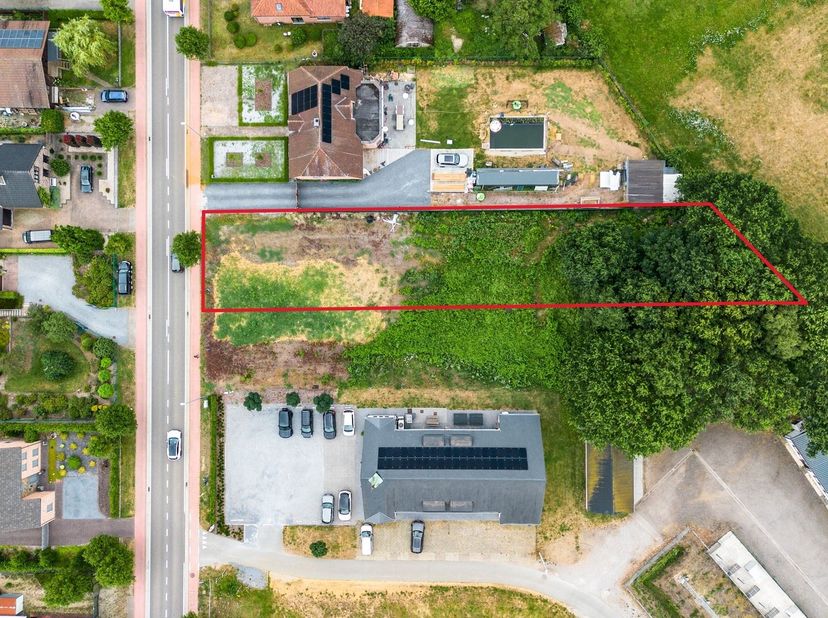 Bouwgrond met bebost achterliggend perceel te Lummen<br />
<br />
Ben je op zoek naar de perfecte balans tussen een toplocatie en absolute rust in h