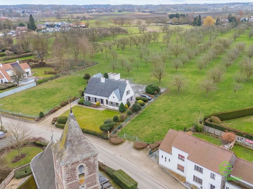 + Als u op onze eigen website (www.empresaconsult.be) naar deze woning doorklikt, vindt u alle info! +<br />
<br />
Unieke ontwikkelingsopportunitei