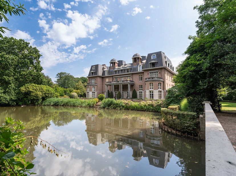 Appartement te koop in Hoevensebaan 218,
                    2950 Kapellen