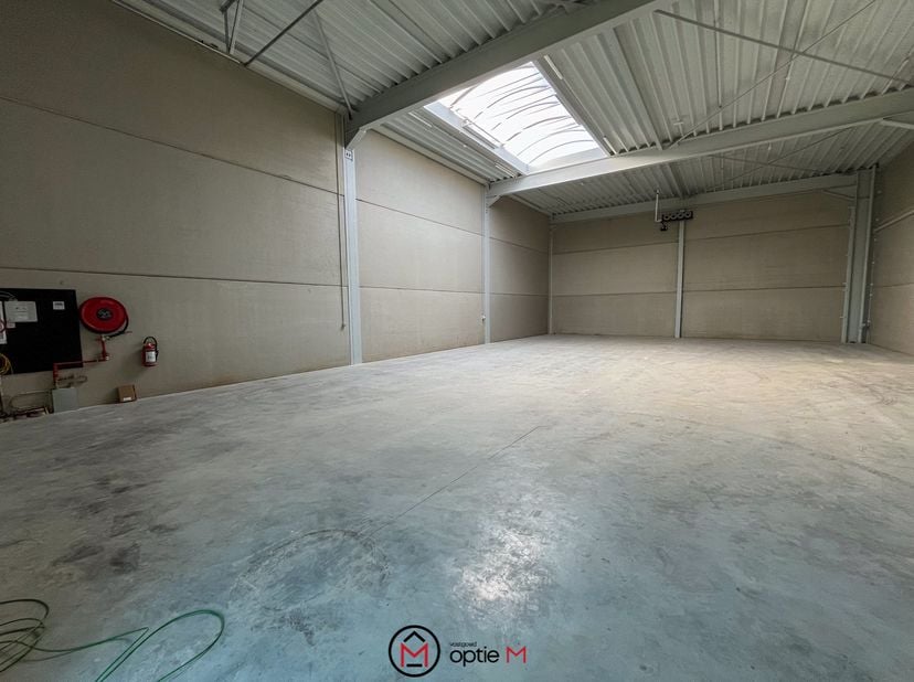Gouverneur Roppesingel 12, 3500 Hasselt&amp;nbsp;<br />
<br />
Nieuwbouw KMO-units, zeer centraal gelegen met een vlotte bereikbaarheid te huur in Hasselt