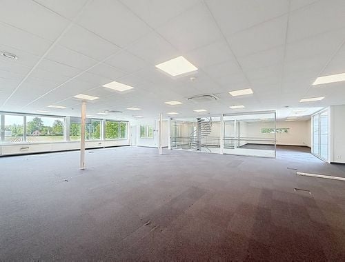                                         Bâtiment d’entreprise à louer à Destelbergen, € 6.450
