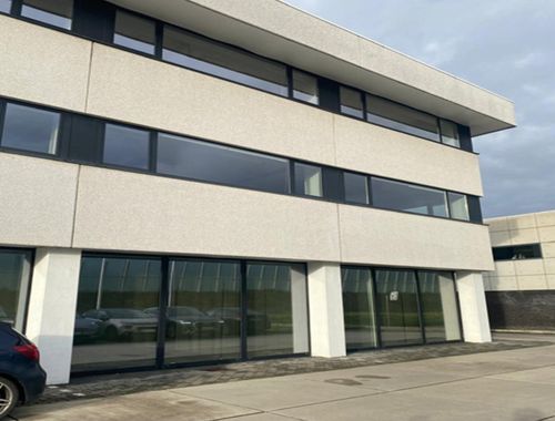                                         Bureaux à louer à Zwijndrecht, € 2.058
