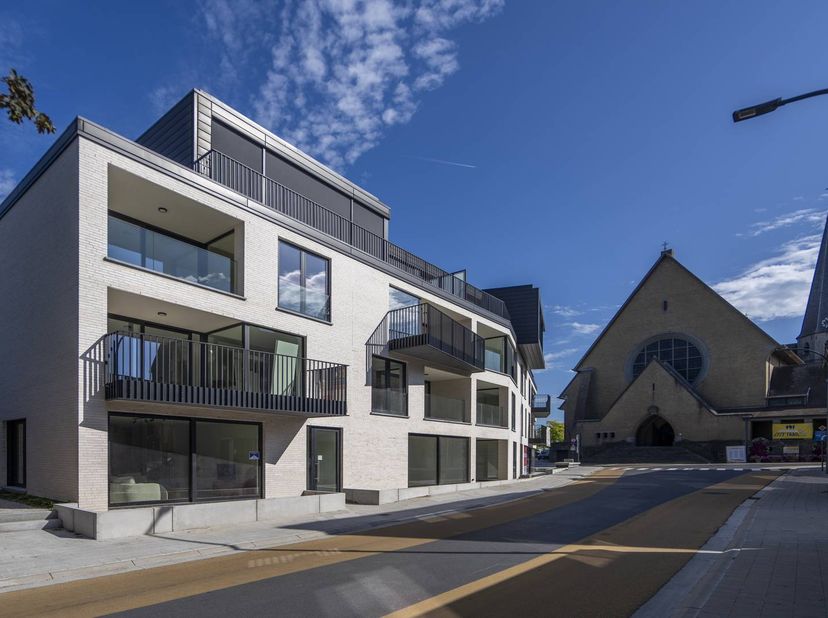 Project in Harelbeekstraat 1,
                    8550 Zwevegem