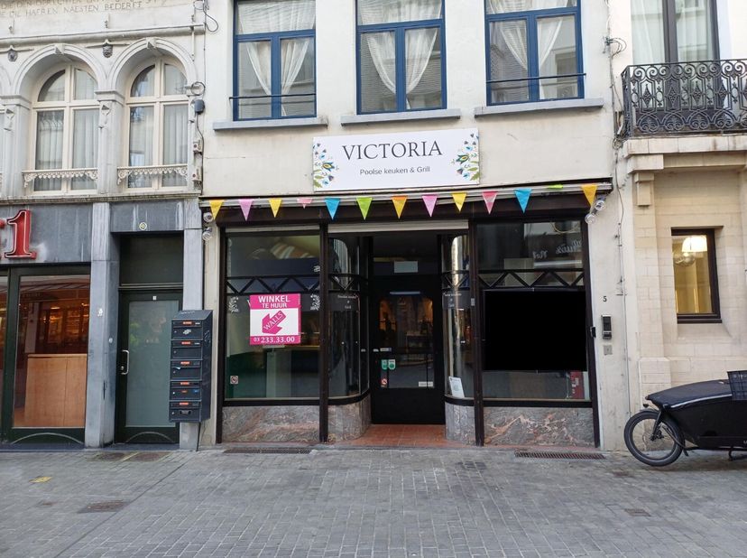 Bien professionnel à louer
                    à 2000 Antwerpen