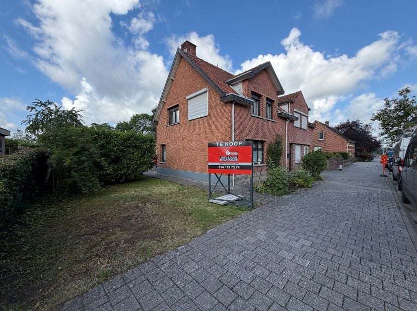 OFF-MARKET VERKOCHT BINNEN DE WEEK<br />
Voor meer info of indien u ook gebruik wenst te maken van onze brede klantenportefeuille, contacteer ons via
