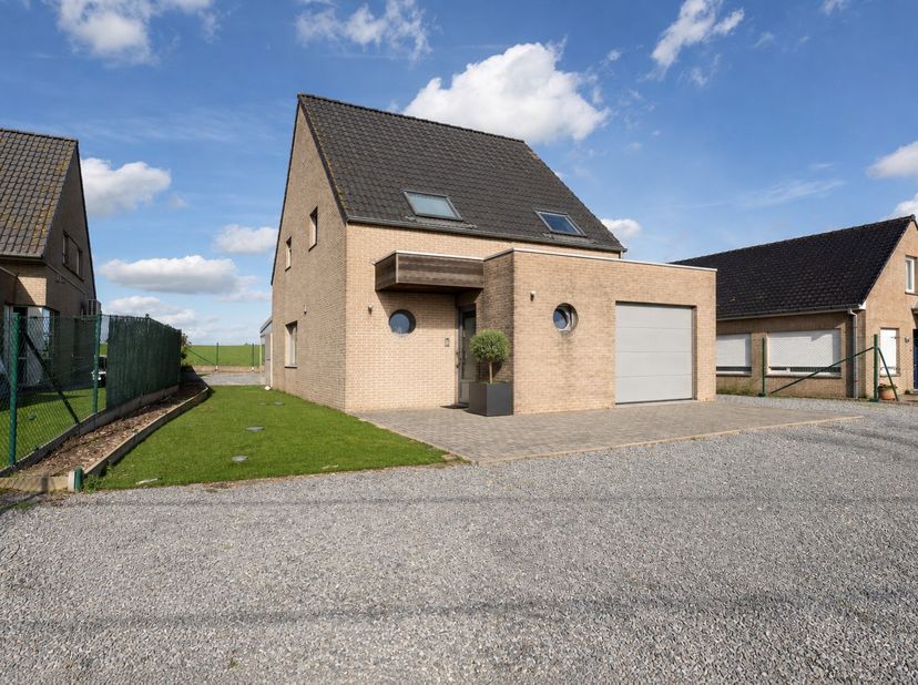 Huis te koop in Deinsesteenweg 266,
                    8700 Aarsele