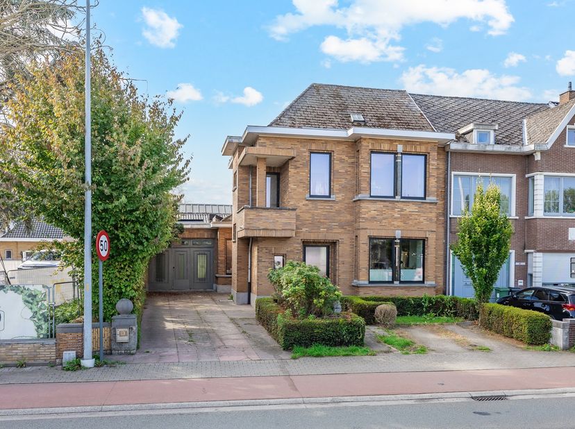 Huis te koop in Churchillsteenweg 81,
                    9320 Erembodegem
