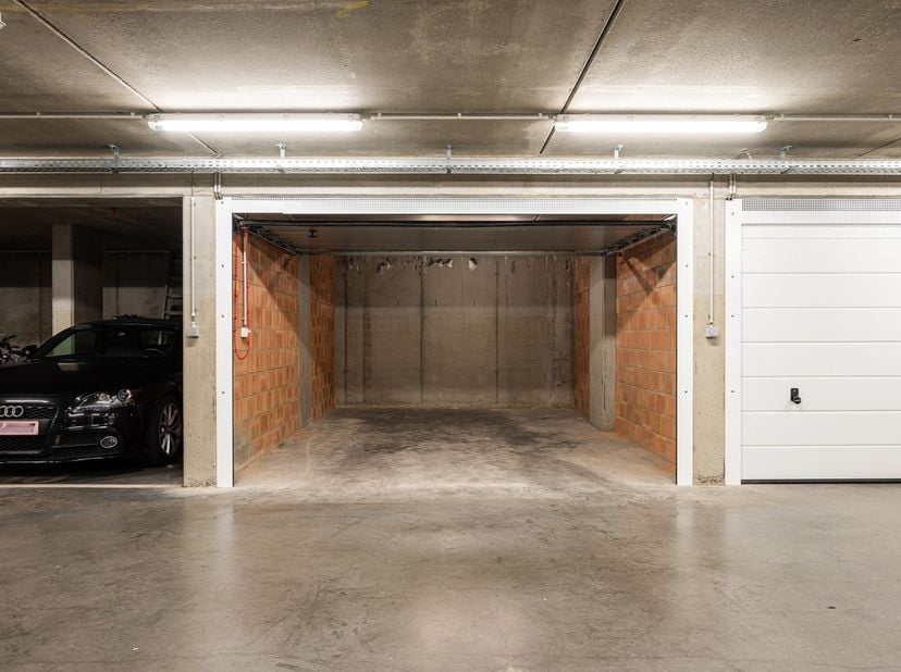 Garage te huur in Boelare 3,
                    9900 Eeklo