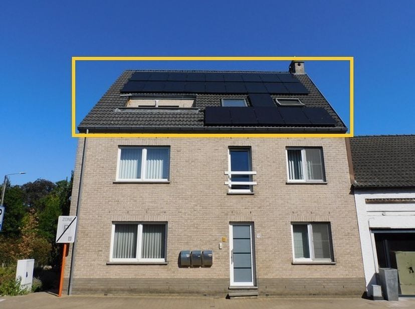 Wil u graag investeren of wonen in het centrum van Beverlo? Graag stellen wij u dit instapklaar appartement voor in Beverlo Dorp ter hoogte van nummer