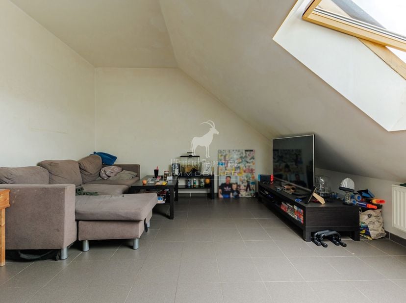 Studio à vendre à Pironchamps<br />
Référence agence : V6031-1726<br />
Visite virtuelle : https://immo360.immo-facile.com/vtour/fr/7chihl<br />
L'Etu