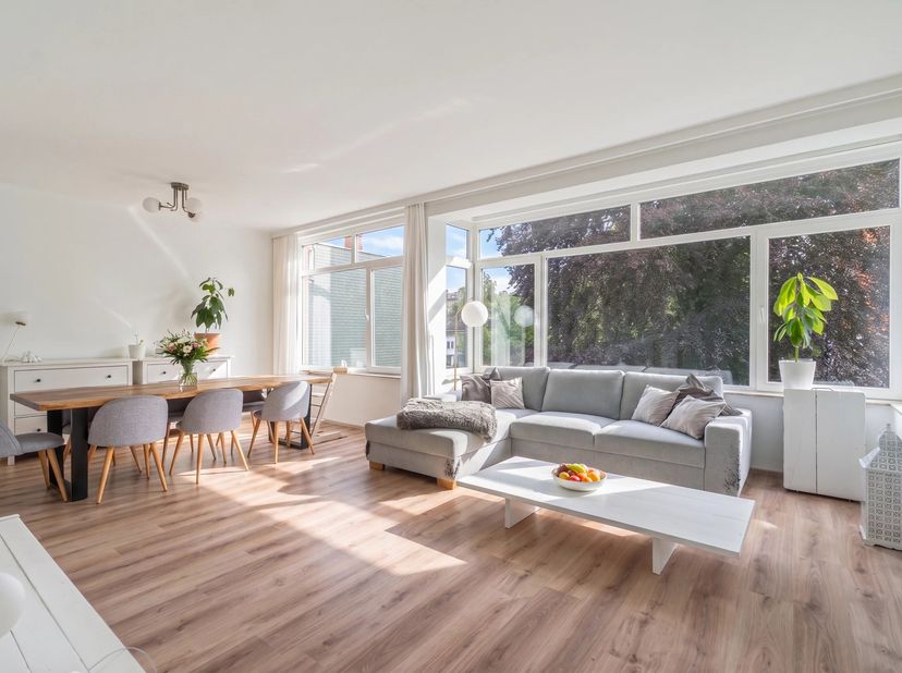 Ideaal gelegen in de zeer gewilde wijk Cavell, biedt Victoire-Junot u exclusief dit charmante appartement van ± 82 m² bruto, gelegen op de 3e verdiepi