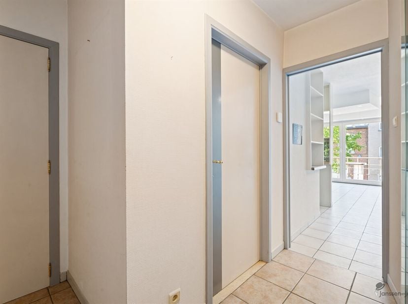 Energiezuinig appartement in Genk<br />
Bent u op zoek naar een energiezuinig appartement op een gunstige locatie in Genk? Dan is dit appartement op d