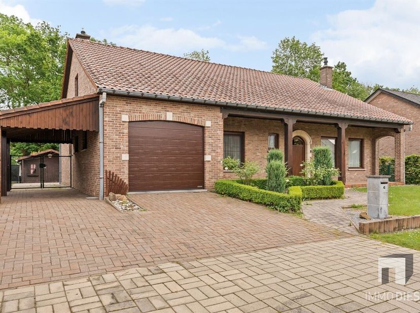 Ruimte, ligging én een prima verzorgde woning met tuin: deze charmante fermette  in een rustige verkaveling van Geetbets heeft het allemaal. <br />
De