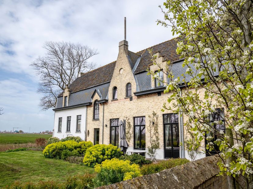Groot Noordhof allie le charme d'un domaine historique à un confort de vie unique, un intérieur particulièrement chaleureux et des perspectives de ren