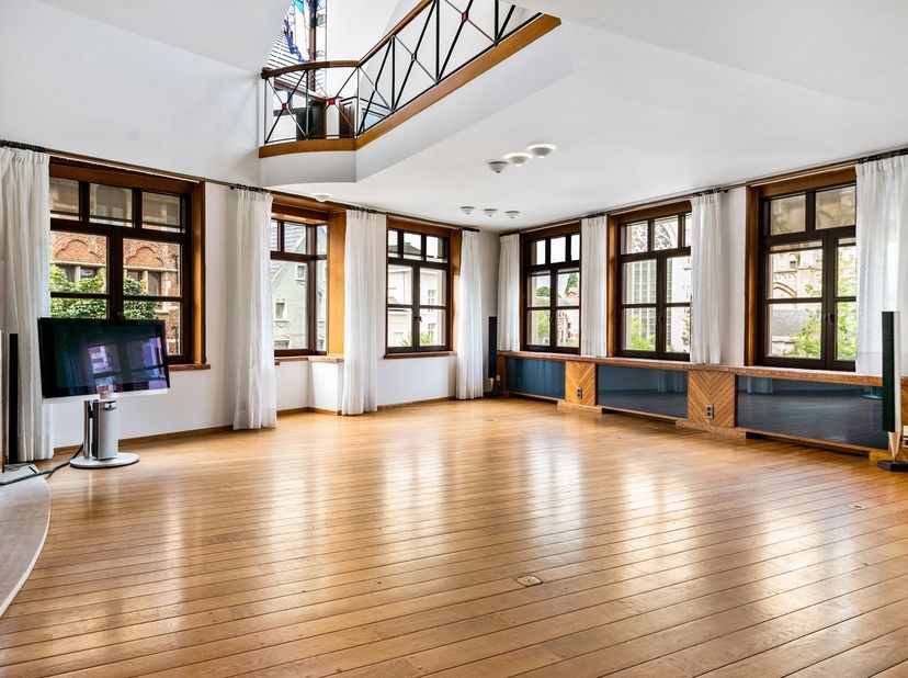 Penthouse met prachtig uitzicht op de Grote Markt van Tienen<br />
 Gelegen op een absolute toplocatie in het historische centrum van Tienen biedt di