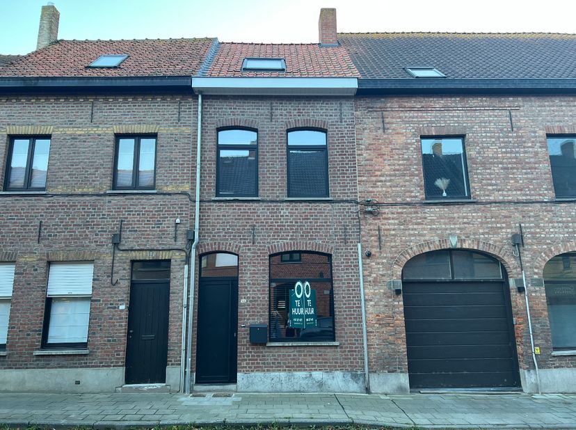Huis te huur in Poperingseweg 365,
                    8908 Vlamertinge