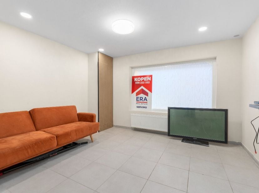Middelkerke: maison semi-ouverte au centre, à proximité immédiate des transports en commun. Cette maison construite en 1956 a été récemment rénovée et