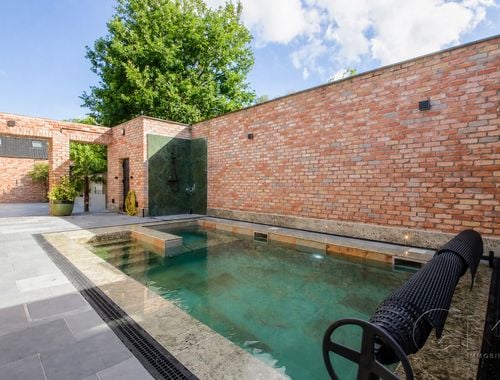                                         Woning te koop in Herseaux, € 489.000
