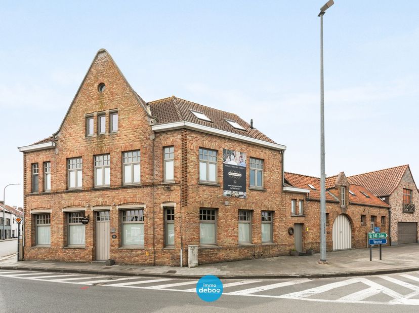Ruimte, rust &amp;amp; comfort op uitzonderlijk formaat. Deze instapklare woning, erkend als vakantiewoning, is gelegen in Pervijze (deelgemeente Diksmuid