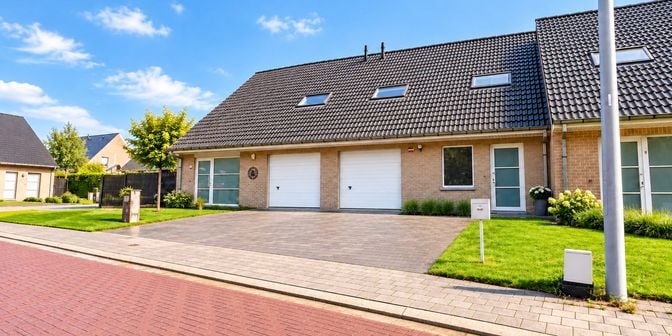 Huis te koop in 7700 Lowingen