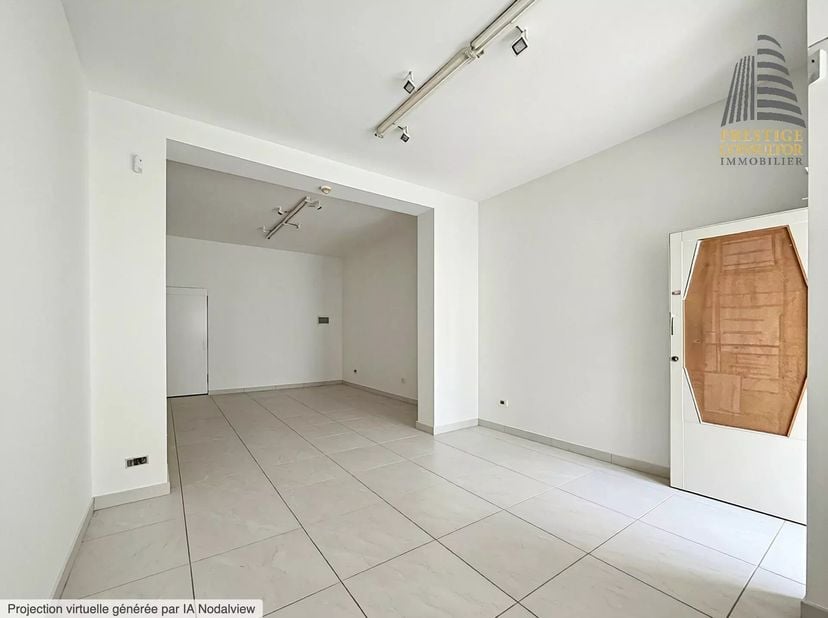 ANDERLECHT - REF: 87034582 - REZ-DE-CHAUSSEE COMMERCIAL DE +-40m2 !!!<br />
Nous vous proposons à la location ce rez-de-chaussée commercial de+-40m2.<