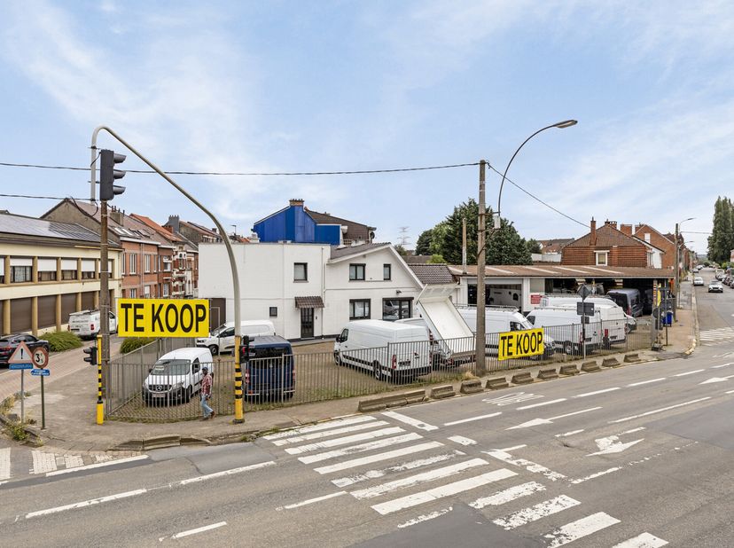 Huis te koop in Bergensesteenweg 111,
                    1600 Sint-Pieters-Leeuw