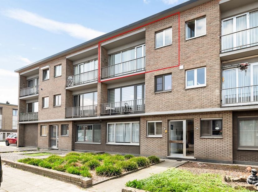 Verzorgd appartement aan het centrum met garage<br />
Ligging:<br />
Dit appartement geniet van een rustige en groene ligging in een aantrekkelijke re