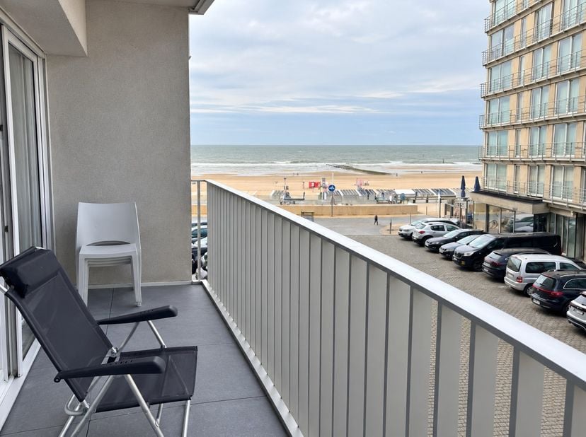 Appartement te koop in Henegouwenstraat 3 bus 2,
                    8400 Oostende