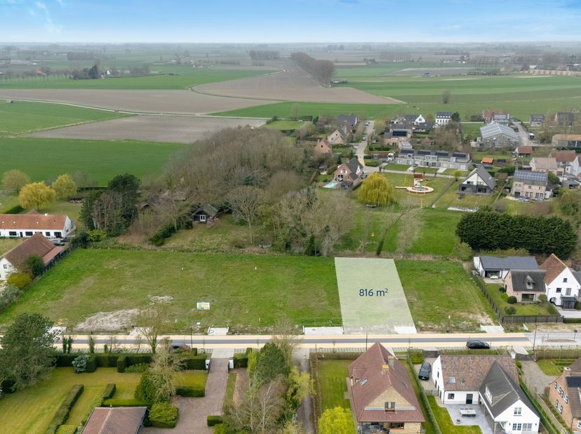 Op zoek naar de mooie locatie om uw droomwoning te realiseren? Dit stuk bouwgrond van 816 m² is gelegen in het charmante en rustige Middelburg (deelge