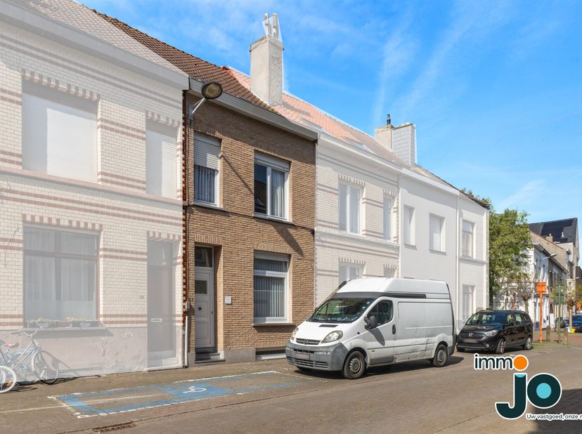 &amp;nbsp;<br />
Deze verrassend ruime en instapklare gezinswoning ligt in het hartje van het gezellige Westerkwartier in Oostende op een toplocatie, vlak