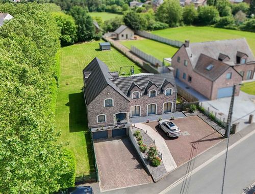                                         Villa te koop in Monceau-sur-Sambre, € 549.000
