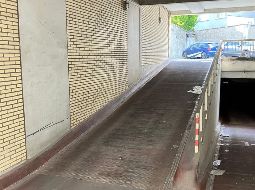 Garage à vendre
                    à 2000 Antwerpen