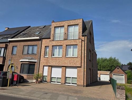                                         Appartement à louer à Willebroek, € 945
