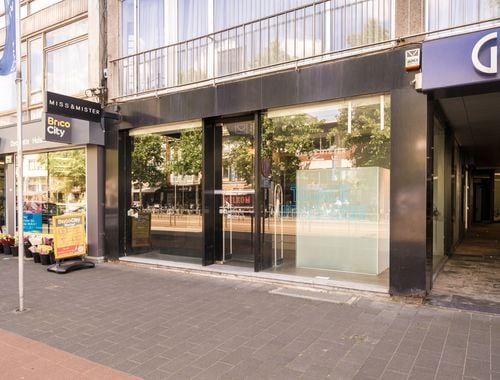                                         Rez-de-chaussée commercial à vendre à Mortsel, € 245.000
