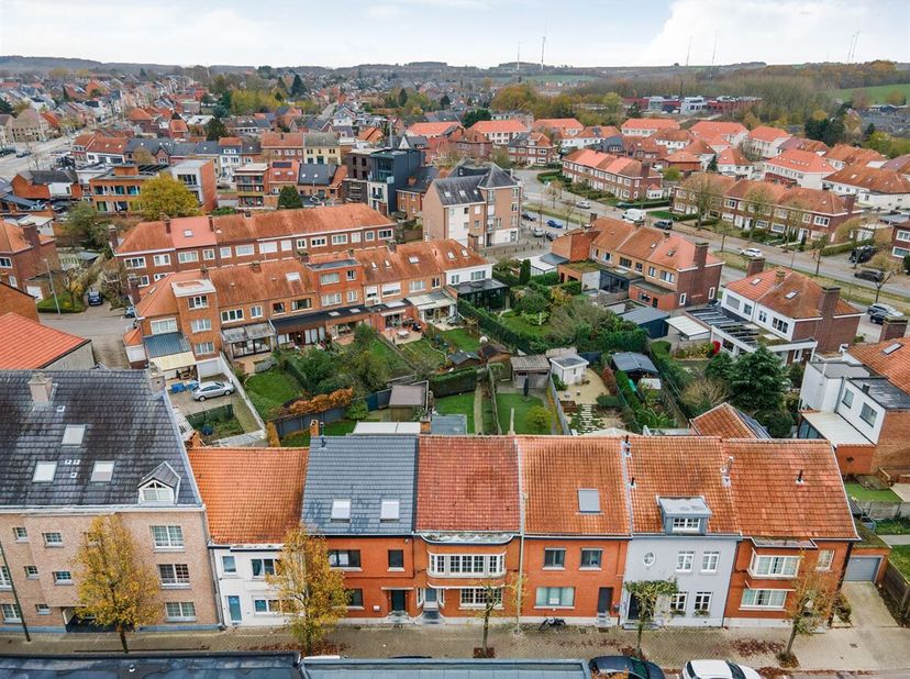 Journée portes ouvertes le samedi 14 mars de 14h à 15h<br />
Situation<br />
Cette maison est située dans le quartier calme de Kautershoek, à distance