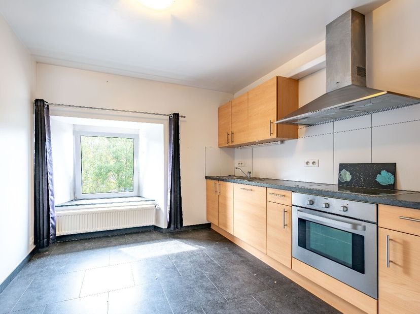 Appartement à vendre à Rettigny 4 boîte Apt 1er D,
                    6673 Cherain