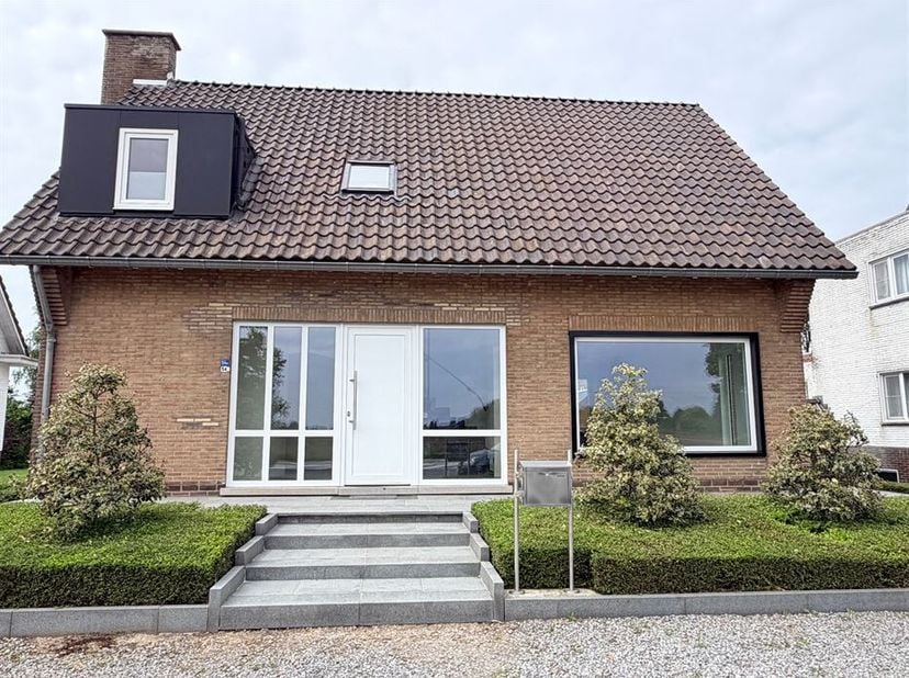 Luxe woning te huur in Maasmechelen<br />
Bent u op zoek naar een stijlvolle woning met hoogwaardige afwerking en alle moderne comfort? Dan is deze pr
