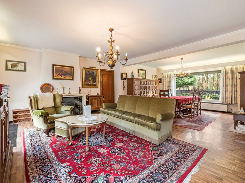 Mooi bouwperceel van 1894 m² gelegen in het residentiële Oud-Turnhout, mits afbraak van de aanwezige woning. <br />
<br />
Het perceel is schitterend