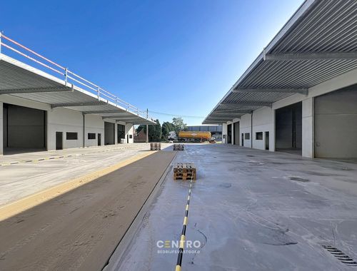                                         Entrepôt à louer à Avelgem, € 935
