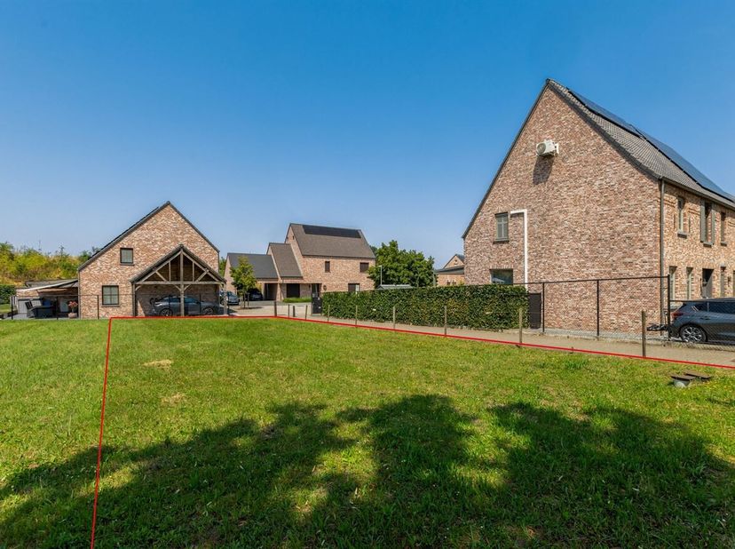 Bouwgrond voor halfopen bebouwing in verkaveling Meeuwerkiezel te Bree<br />
Bent u op zoek naar een bouwgrond op een rustige en toch centrale locatie