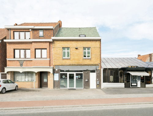                                         Usage mixte à vendre à Espierres, € 239.000
