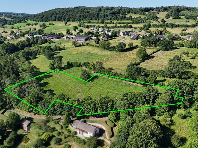 MCA Immobilier biedt u dit prachtige perceel te koop aan, gelegen in Mormont, op de gemeente Érezée.<br />
<br />
 Het perceel is ideaal gelegen in ee