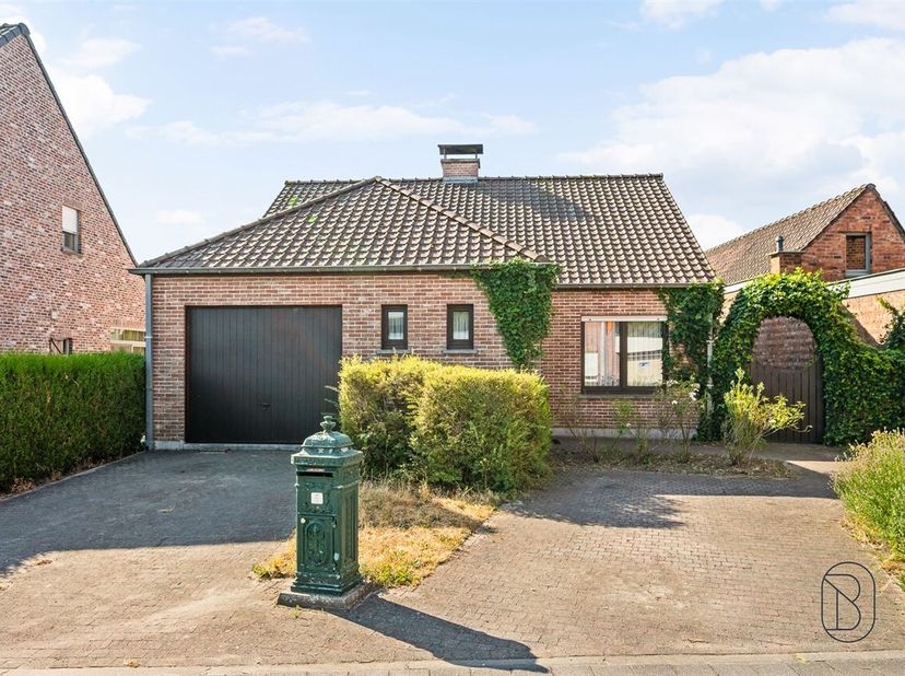 Op zoek naar een comfortabele woning op een centrale ligging? Deze aangename woning bevindt zich in het centrum van Wachtebeke, met winkels, scholen e