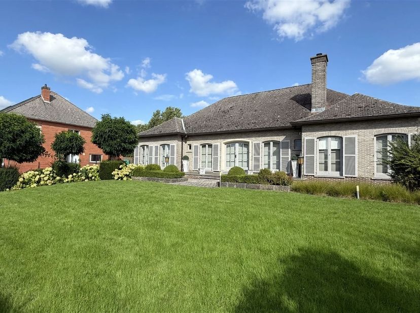 Bien professionnel à vendre à ,
                    9620 Zottegem