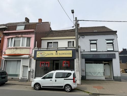                                         Gemengd gebruik te koop in Jumet, € 160.000
