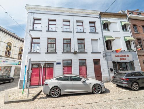                                         Commercieel Gebouw te koop in Binche, € 195.000
