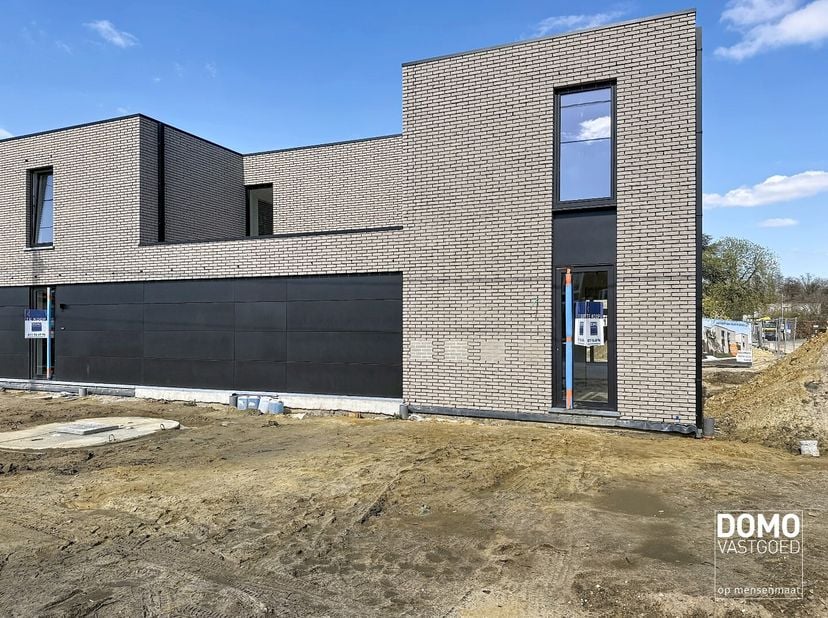 Heeft u interesse? Bekijk deze woning op onze website http://www.domovastgoed.be of contacteer ons op het nummer 011/96.49.96<br />
Nieuwbouwproject R