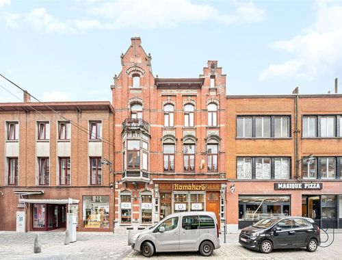                                         Commercieel Gebouw te koop in Soignies, € 360.000
