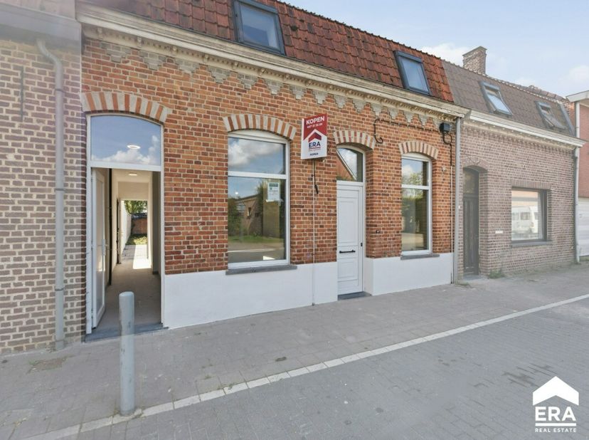 Huis te koop in Dikkebusseweg 593,
                    8900 Dikkebus